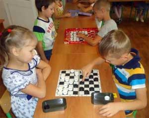 «Развитие логического мышления дошкольников через игру в шахматные шашки»