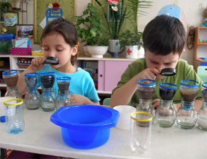 Конспект НОД по экологическому воспитанию детей «Опыты с водой — очистка воды» в подготовительной к школе группе «Дружная семейка»