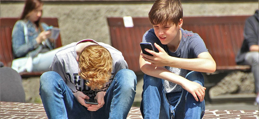 влияние смартфонов на подростков